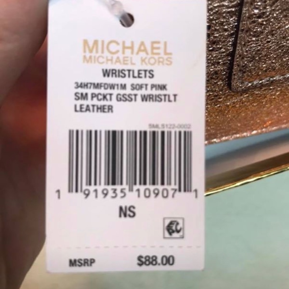 SOLD Rose Gold Michael Kors Wristlet - Picture 7 of 8